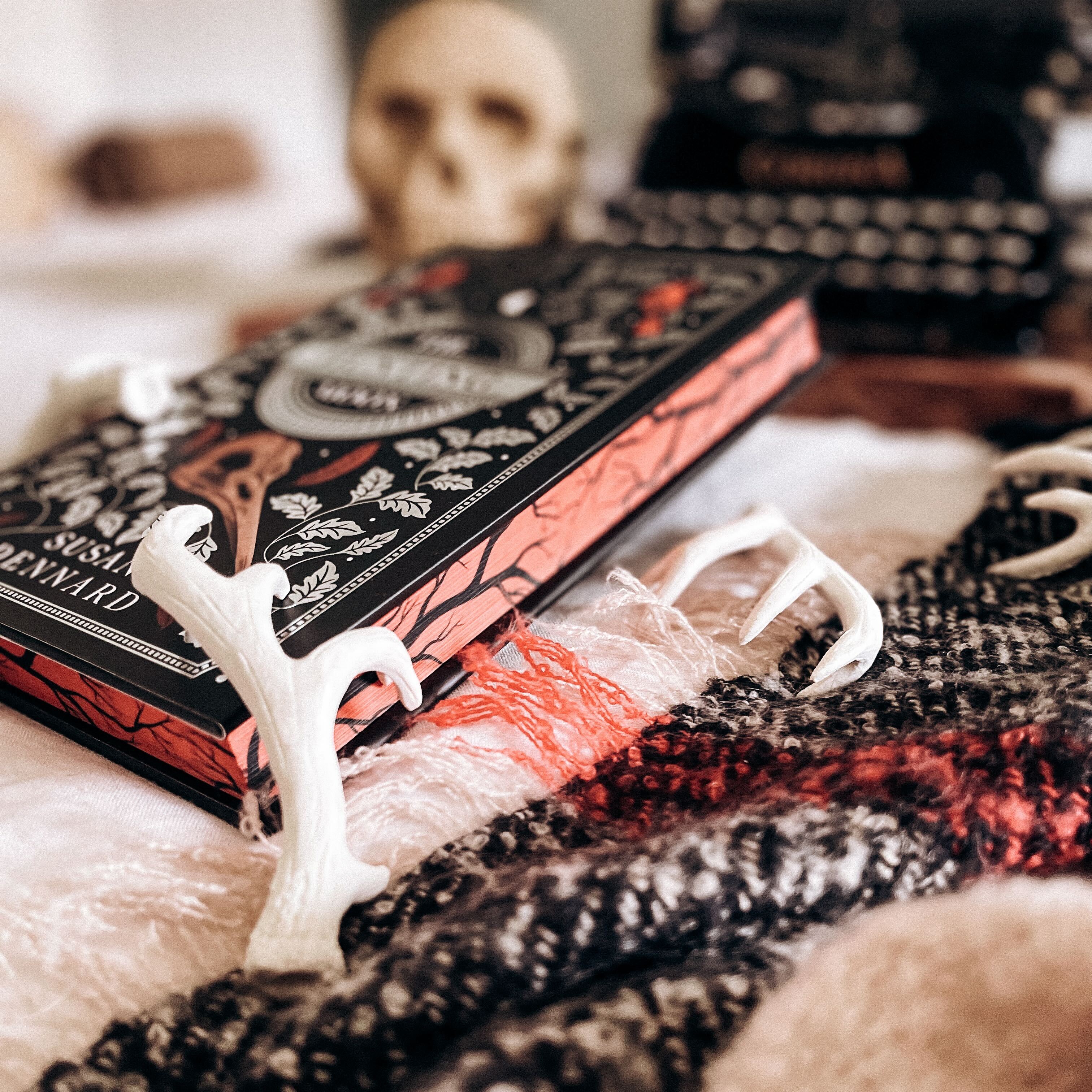The Hunting Moon by Susan Dennard (Illumicrate Exclusive) - Image 4